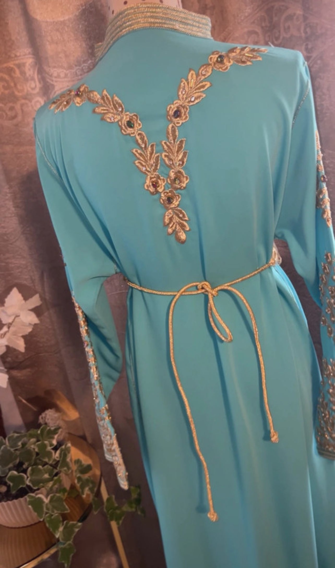 Caftan Bleu Clair Orné de Broderie Tarz Rabati